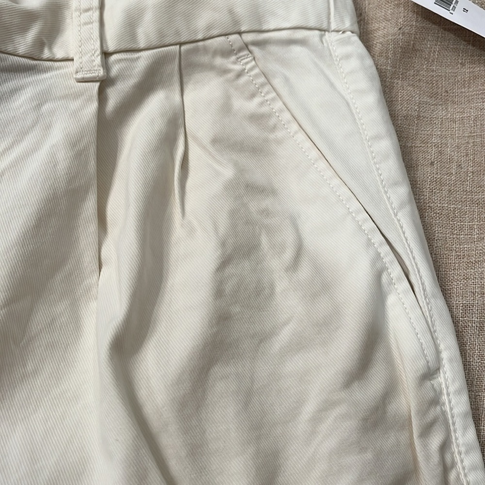 GAP Off White High Rise Pleated Khaki Shorts/NWT/12 - Picture 5 of 12